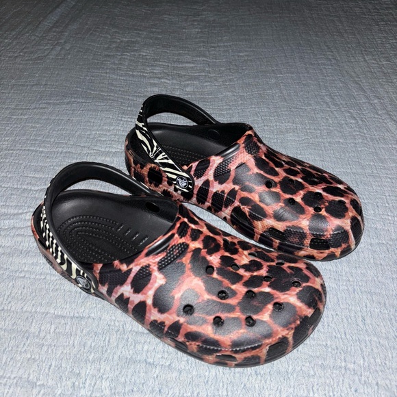 Crocs Classic Unisex Shoes Animal Print Clogs, Slip On M8 W 10 - Picture 2 of 8